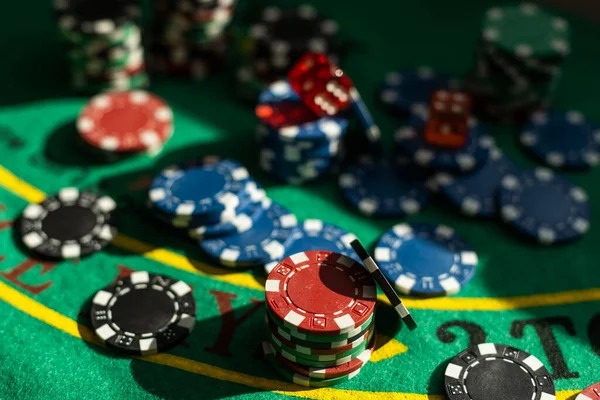 Live dealer studio with Dragon Tiger and Sic Bo tables on mwin328 slot